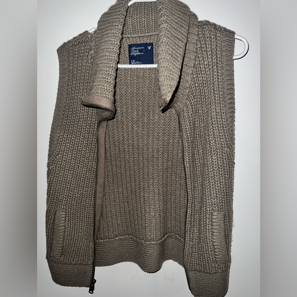 American Eagle women’s vest size large